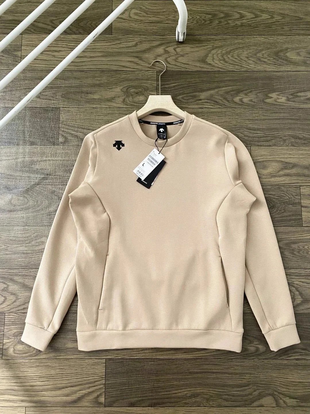 Descente Hoodies & Sweatshirts Logo Hoodie and Quarter-Zip Sweatshirt — DE-21