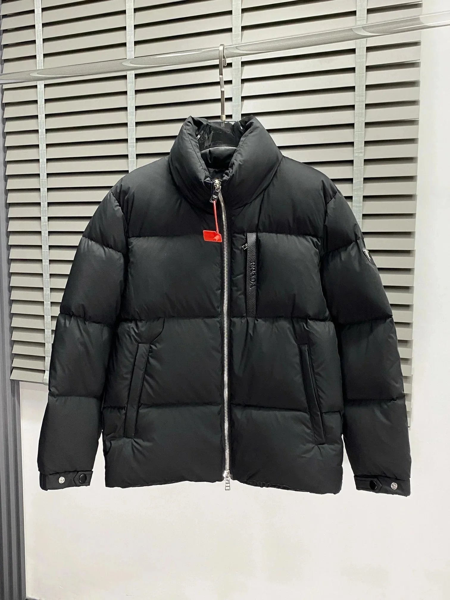 经典百搭时尚羽绒服028