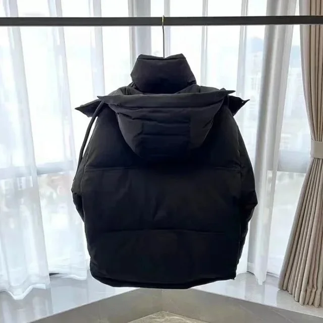 AMI Paris Down Jackets Puffer Jacket with Detachable Hood product detail image 4