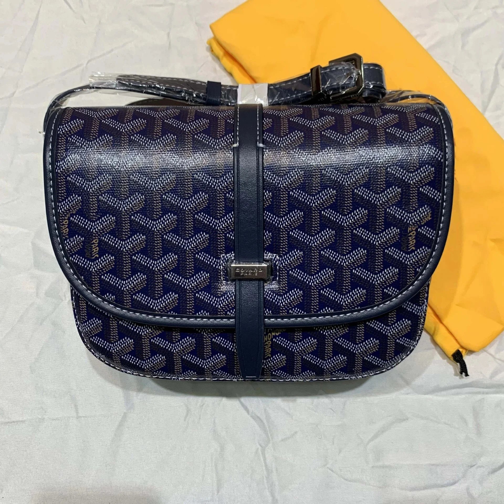 Goyard Wallets & Card Holders Chevron-Pattern Passport Holder and — 023(21cm*15cm*9cm)