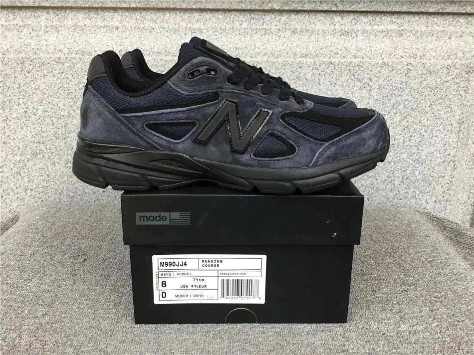New Balance NB 990 V4（30+）