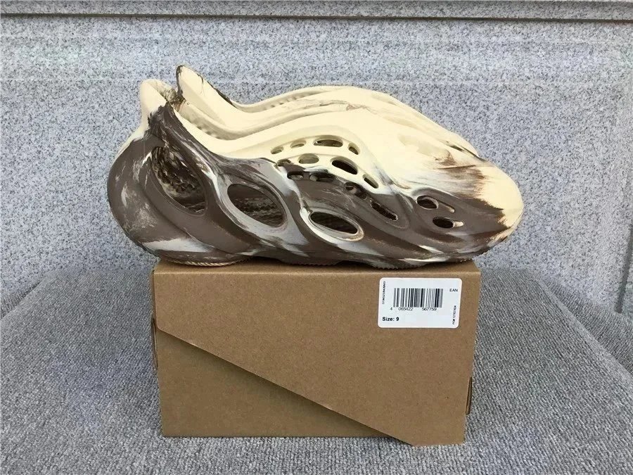 Adidas Originals Yeezy Foam Runner（10+）