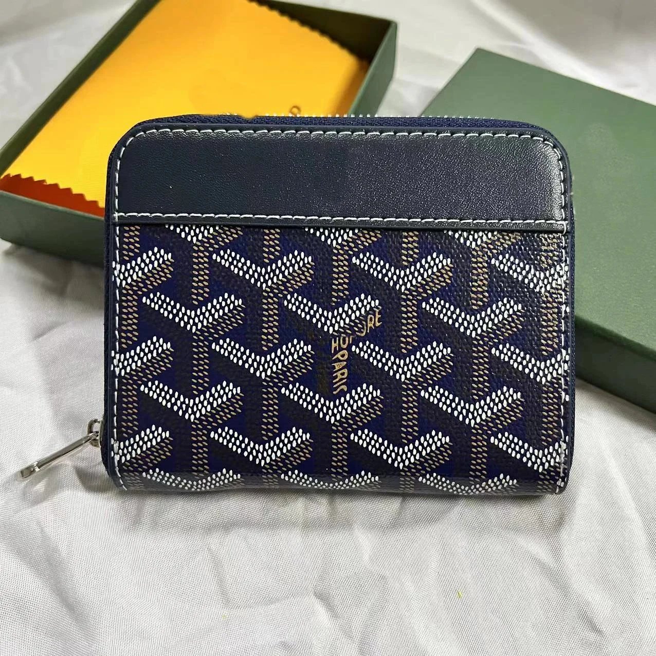 Goyard Wallets & Card Holders Chevron-Pattern Passport Holder and — 026(11cm*10cm)
