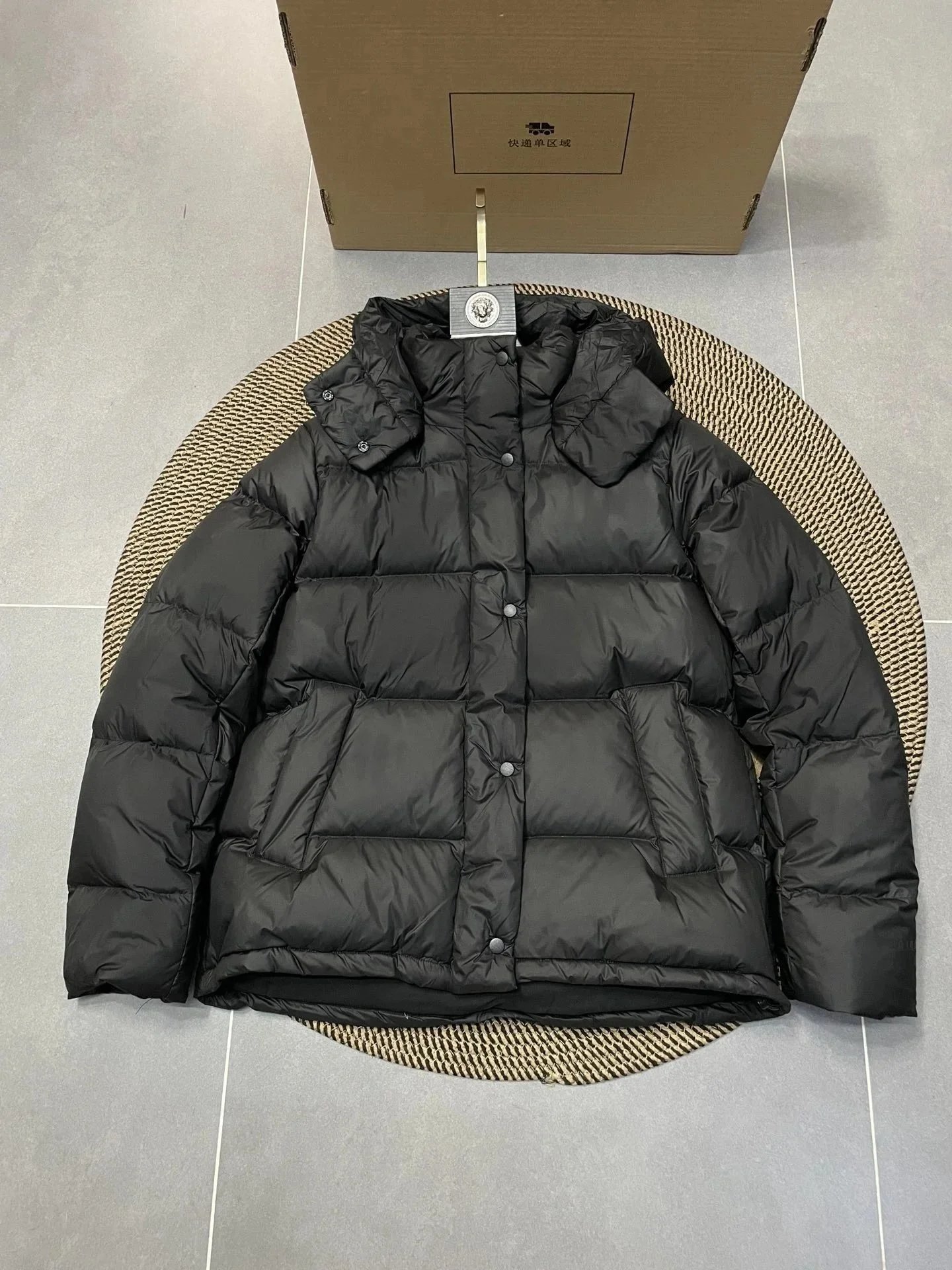 1:1 Batch 经典百搭时尚羽绒服023