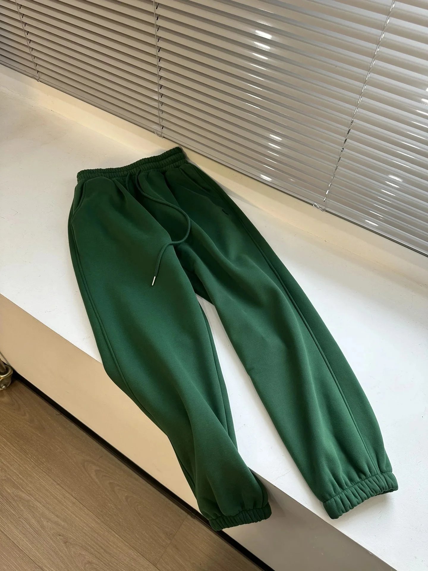 秋冬刺绣小马加绒休闲卫裤P07