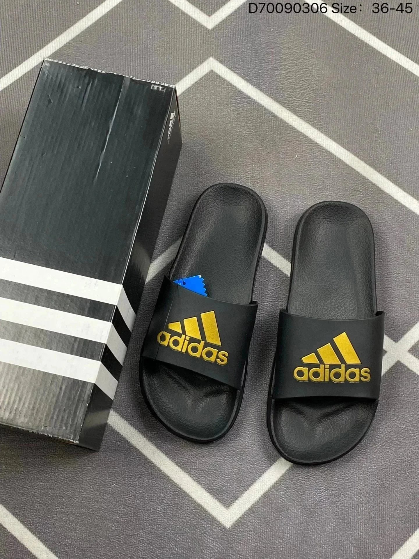 Adidas Slippers (5+)