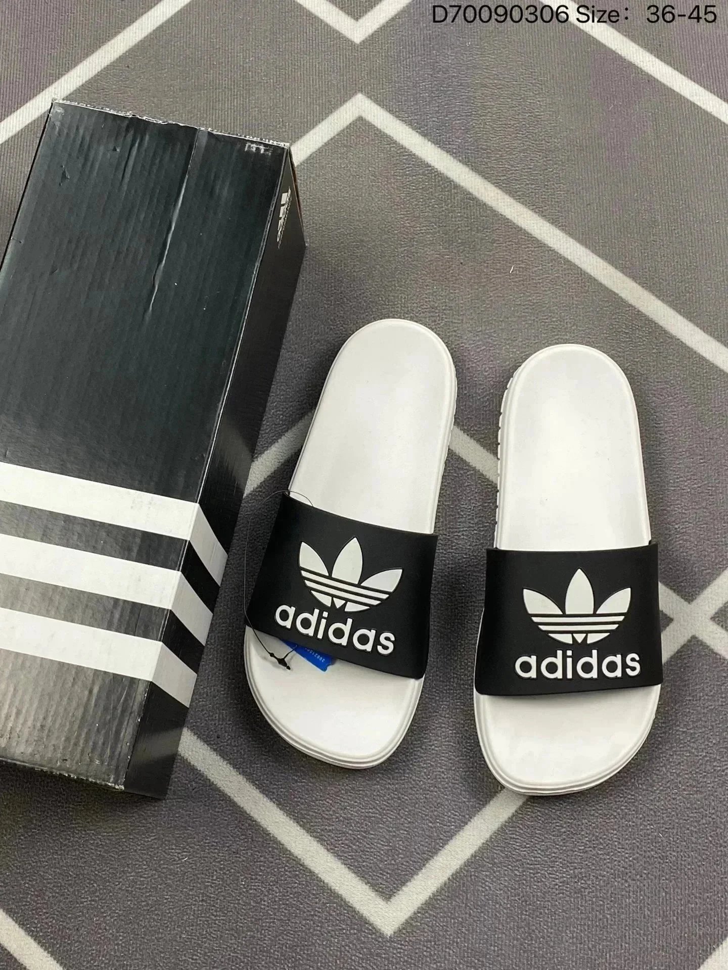 Adidas Slippers (5+)