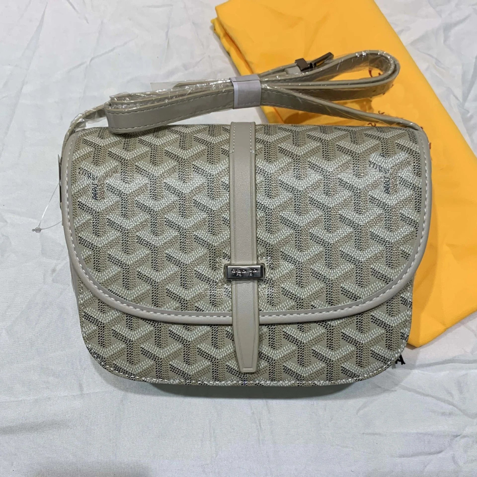 Goyard Wallets & Card Holders Chevron-Pattern Passport Holder and — 017(21cm*15cm*9cm)