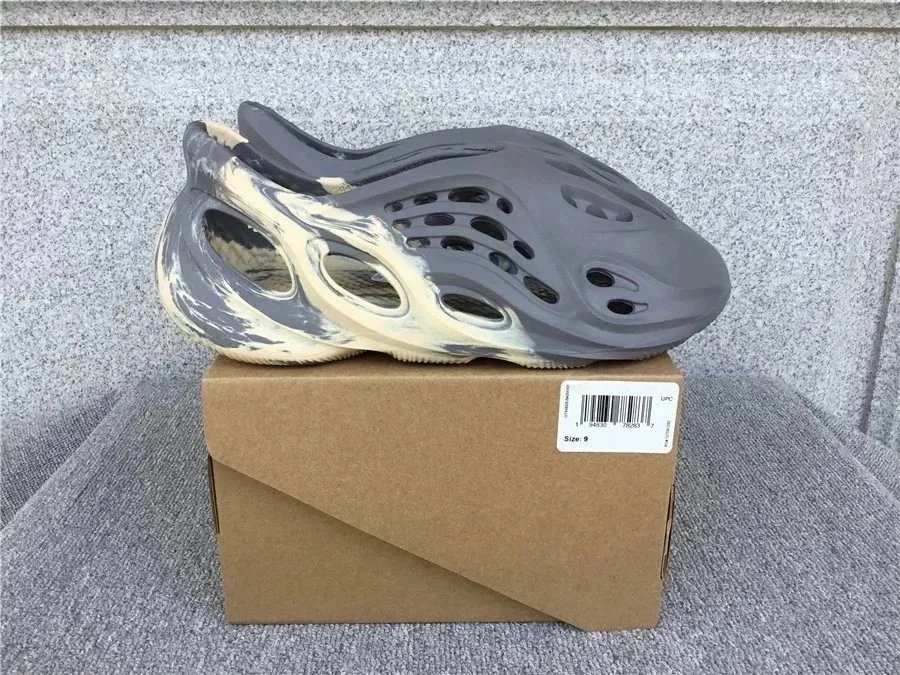 Adidas Originals Yeezy Foam Runner（10+）