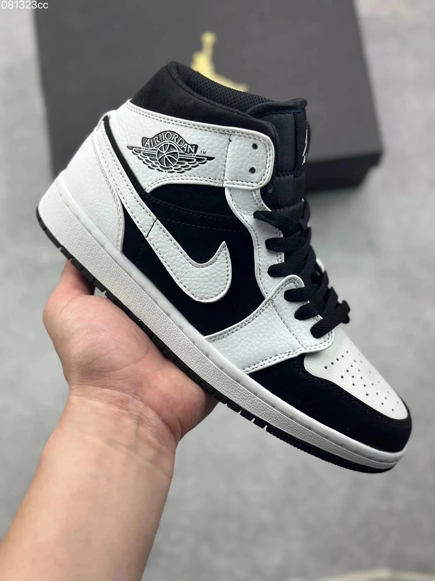 Jordan Air Jordan 1 Mid （20+）