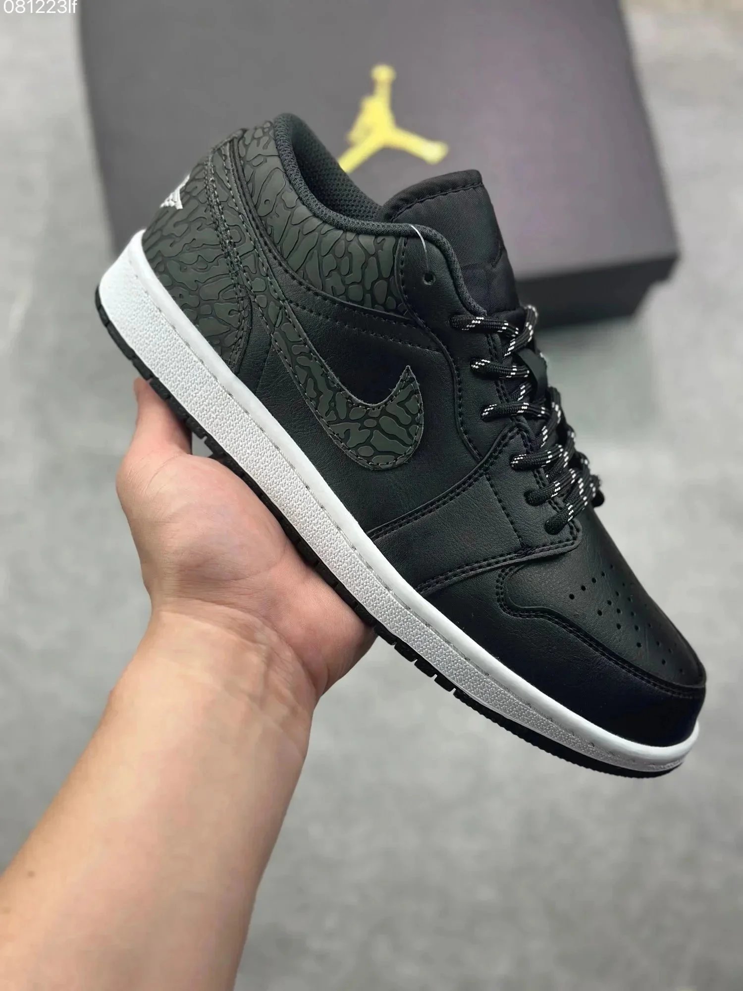 Jordan Air Jordan 1 Mid （20+）