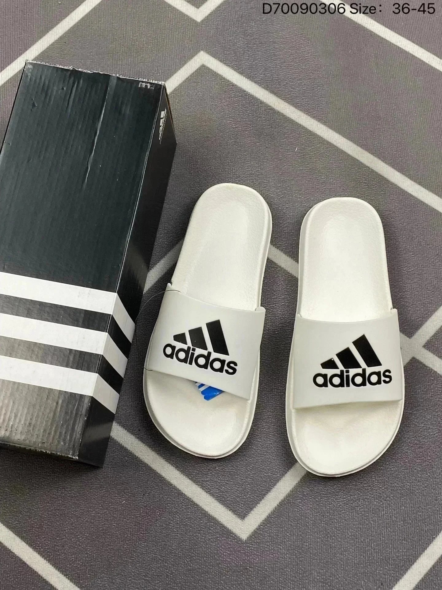 Adidas Slippers (5+)