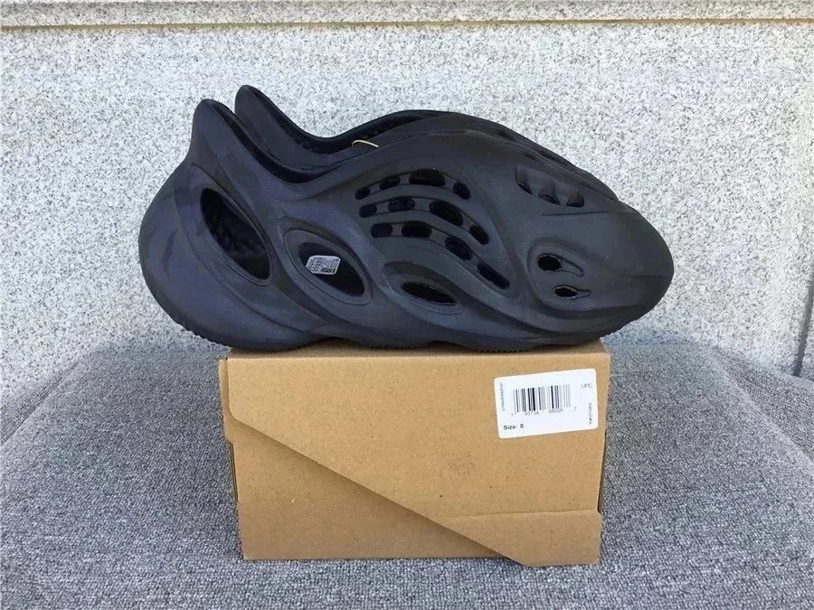 Adidas Originals Yeezy Foam Runner（10+）