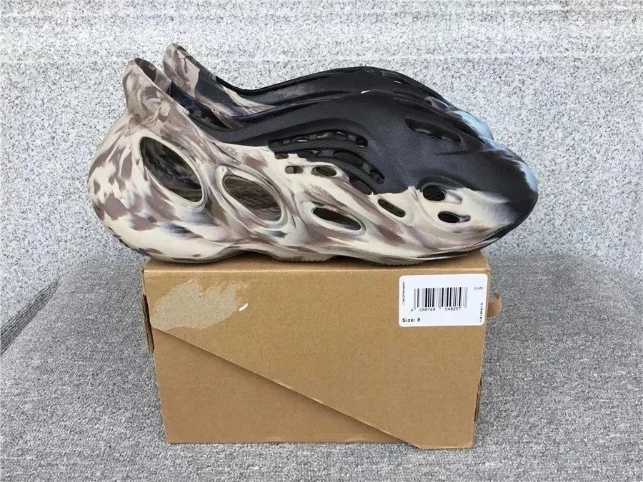 Adidas Originals Yeezy Foam Runner（10+）