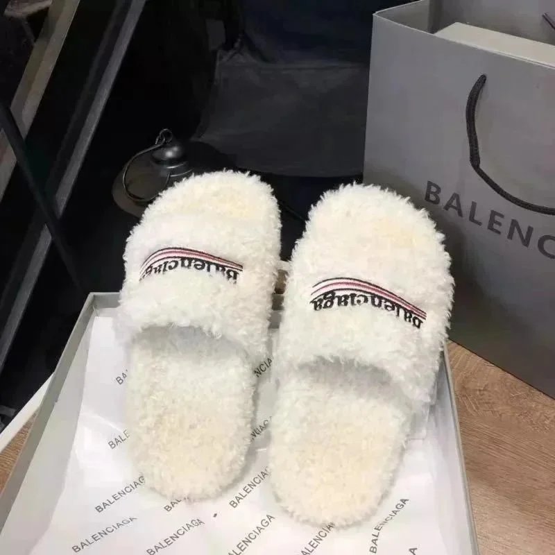 Balenciaga Furry (5+)