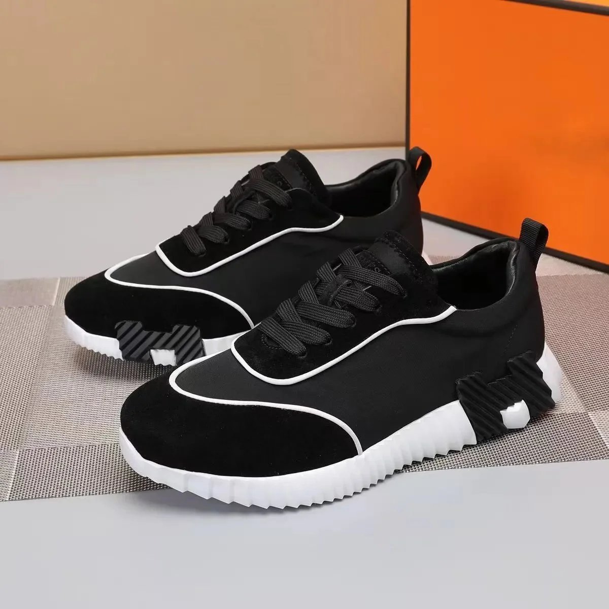 Hermes Bouncing Low Black White JL09