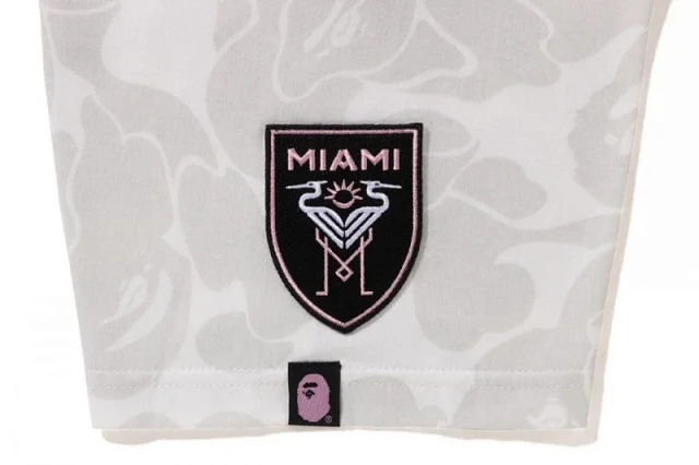 A Bathing Ape T-Shirts Miami graphic camouflage T-shirt product detail image 32