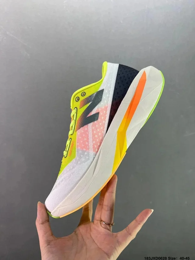 New Balance Sneakers FuelCell Elite product detail image 9