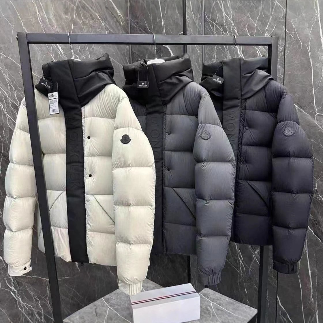 Moncler Down Jacket Men's Hooded Puffer Coat - 264930