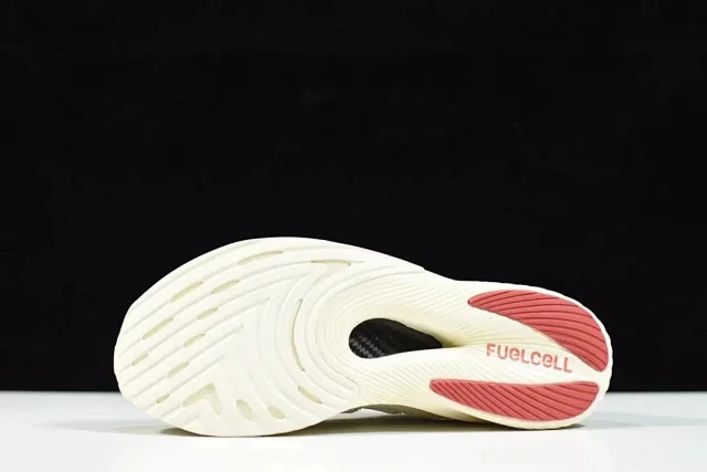 Stone Island Sneakers New Balance FuelCell RC Elite v2 collaboration product detail image 5