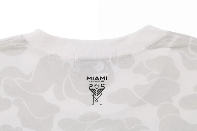 A Bathing Ape T-Shirts Miami graphic camouflage T-shirt product detail image 29