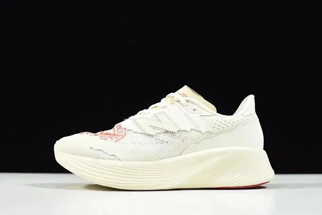 Stone Island Sneakers New Balance FuelCell RC Elite v2 collaboration product detail image 3