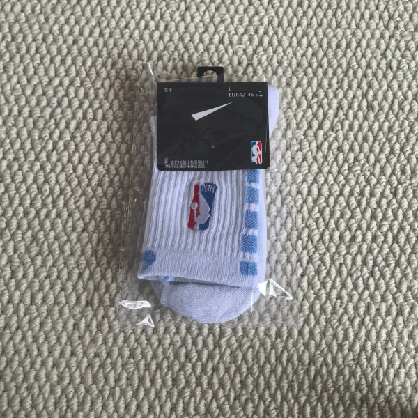 Nike NBA Logo Crew Socks White / Blue Socks - 1