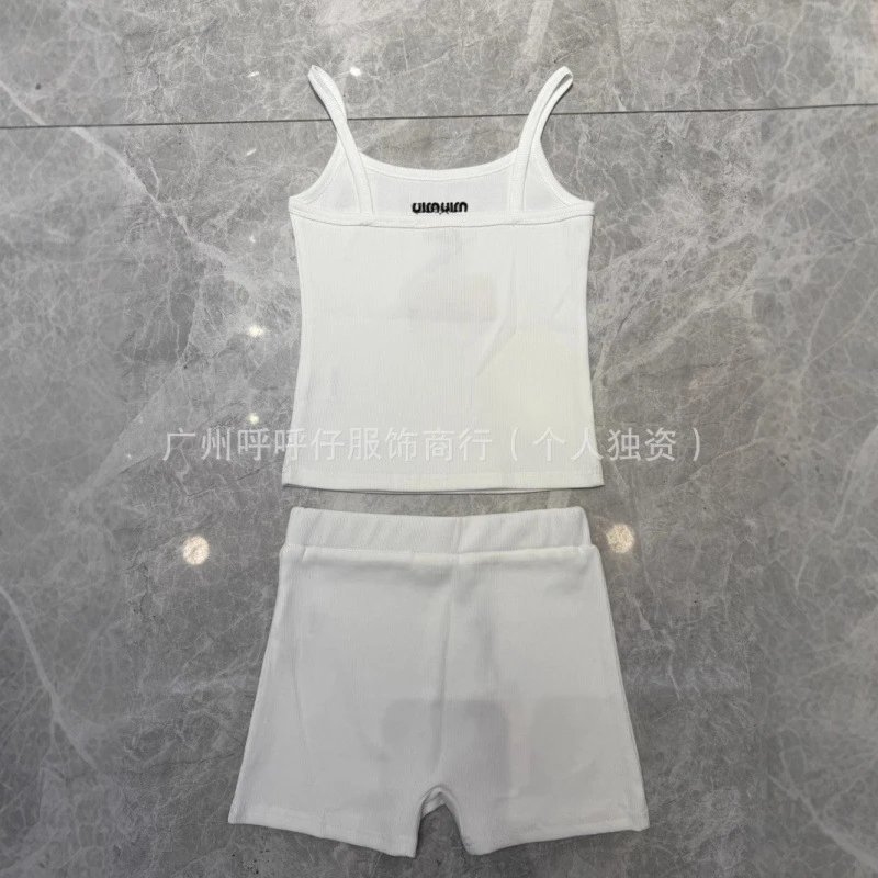 Ukayhun White Ribbed Crop Top And Shorts Set