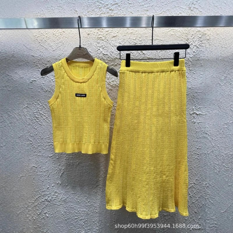 Yellow Knit Sleeveless Top And Skirt Set Casual Outfit