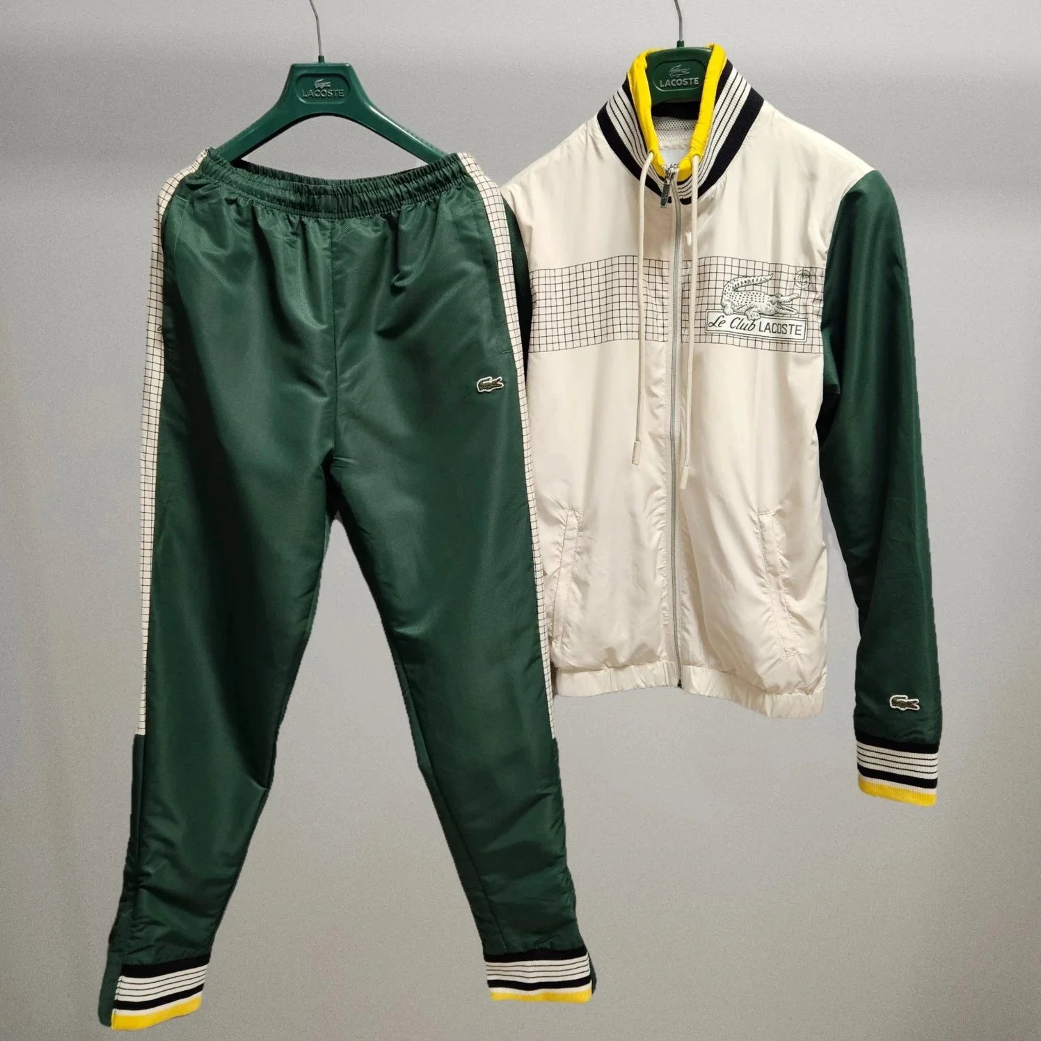 Set (Top + Pants)