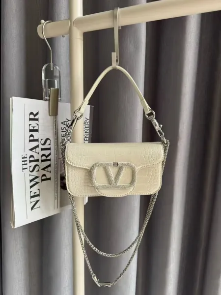 Valentino Garavani VLogo Small Chain Bag Black - 4