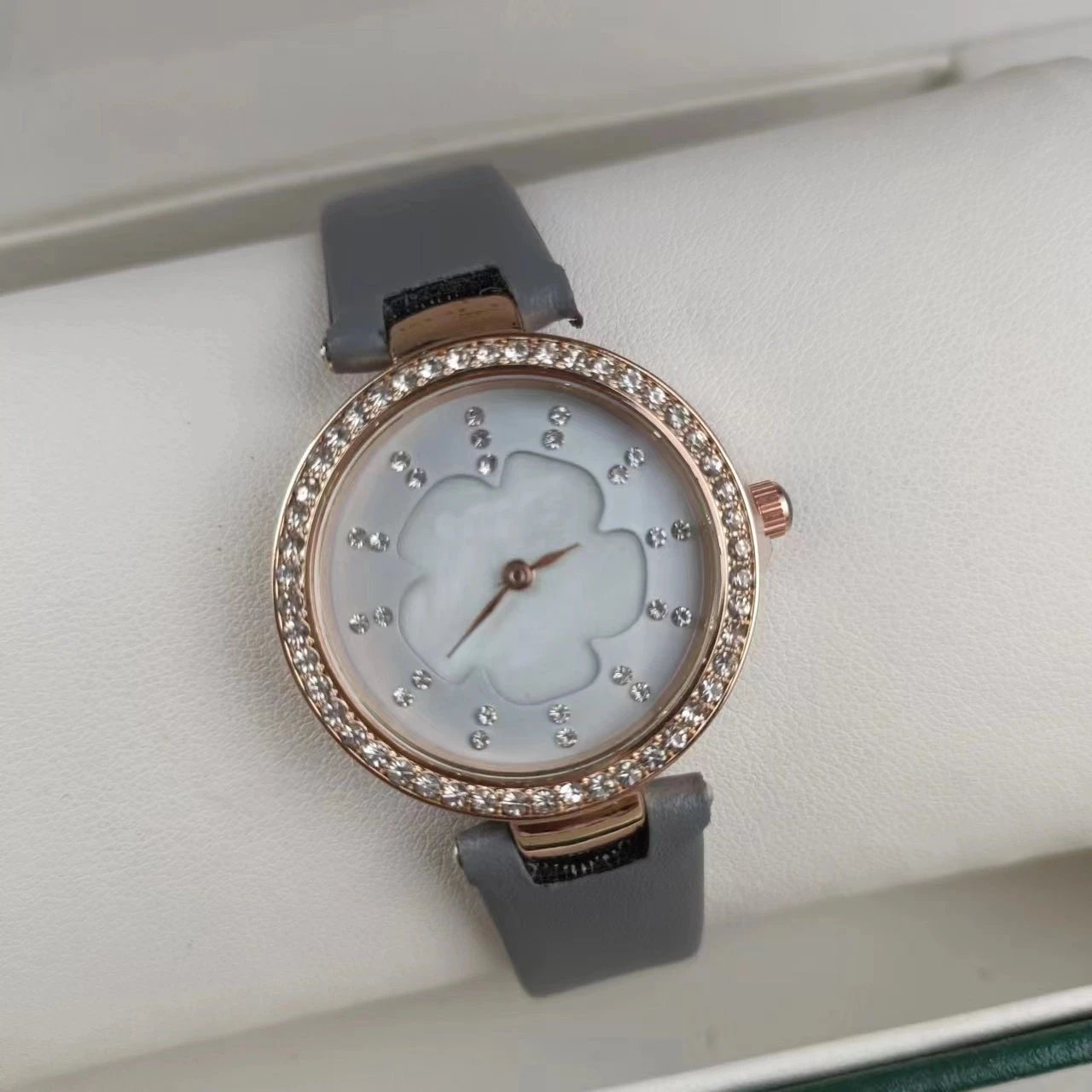 Design Floral Dial Crystal-Embellished Rose Gold Watch Gray Strap Watches - 8