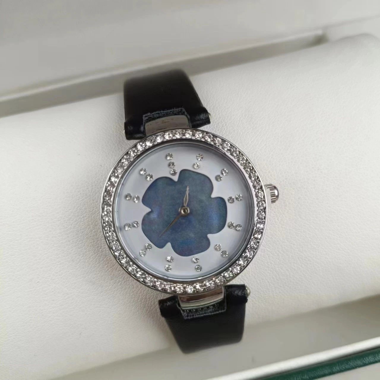 Design Floral Dial Crystal-Embellished Rose Gold Watch Gray Strap Watches - 9