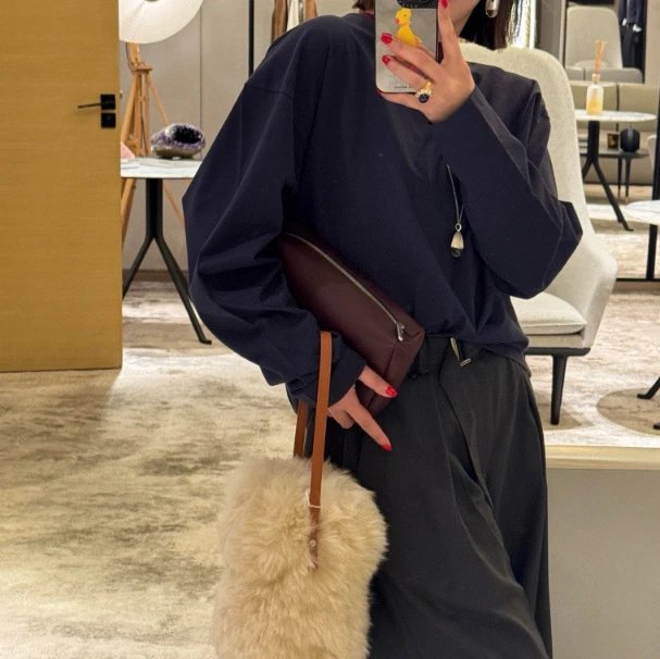 Design Oversized Crewneck Sweatshirt in Navy with Burgundy Logo + Black Pleated Pants + Burgundy Clutch and Faux-Fur Shoulder Bag Hoodie - 3