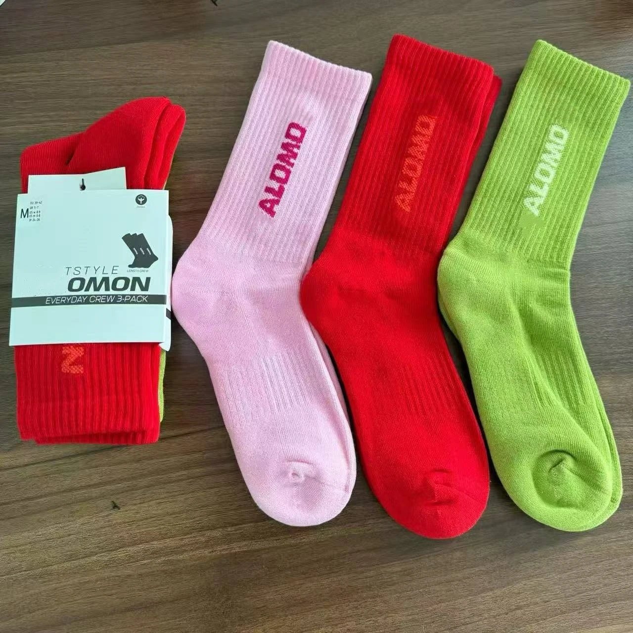 Design ALOMO Logo Crew Socks Black Socks - 2