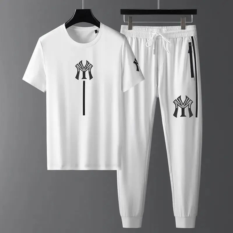 MLB New York Yankees Logo White T-Shirt and Jogger Set
