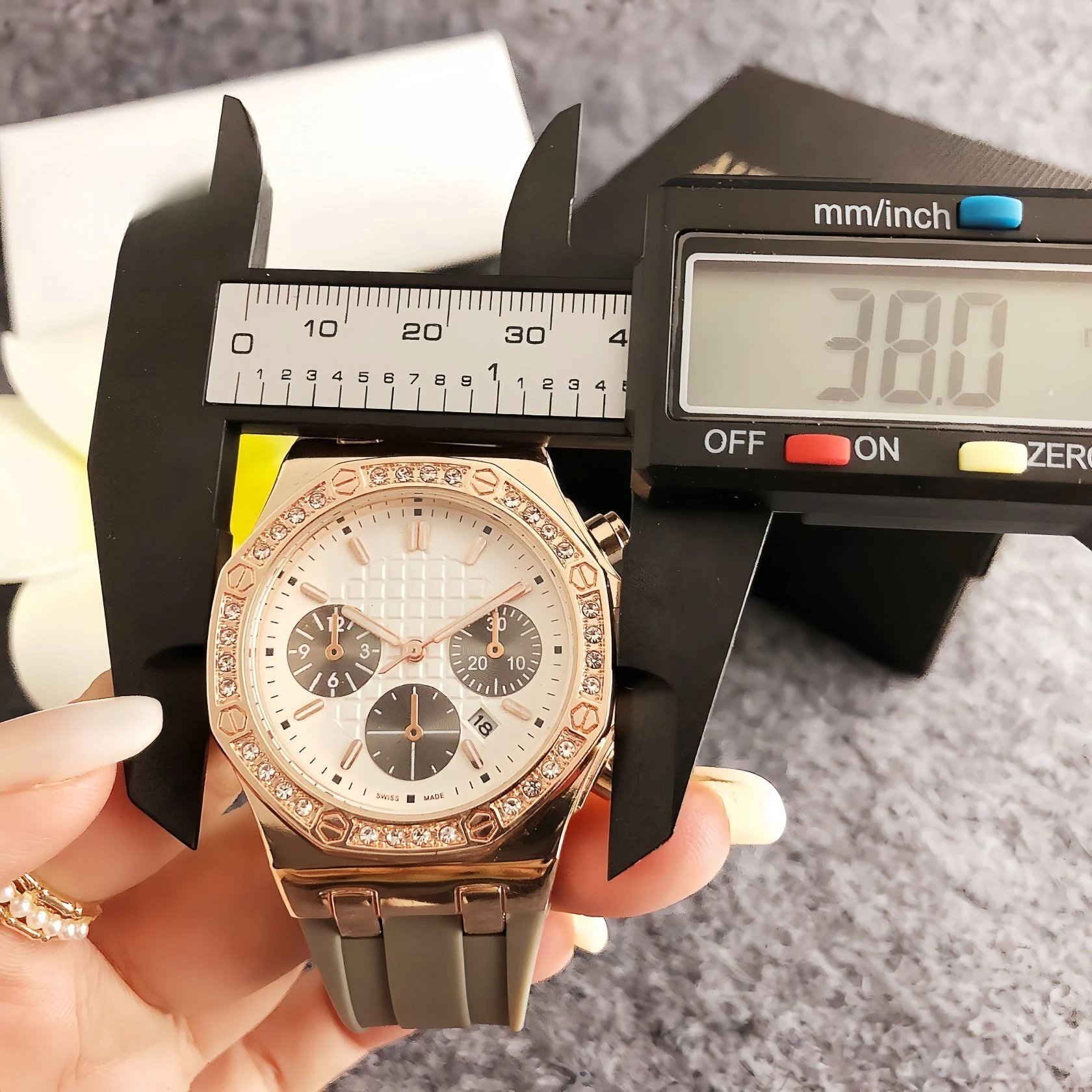 Design Chronograph Watch Rose Gold White Silicone Strap Watches - 10