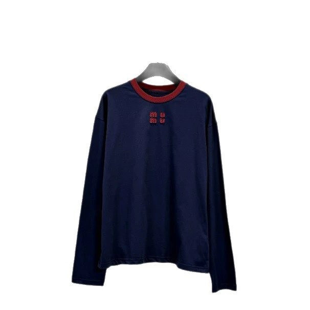Design Oversized Crewneck Sweatshirt in Navy with Burgundy Logo + Black Pleated Pants + Burgundy Clutch and Faux-Fur Shoulder Bag Hoodie - 5