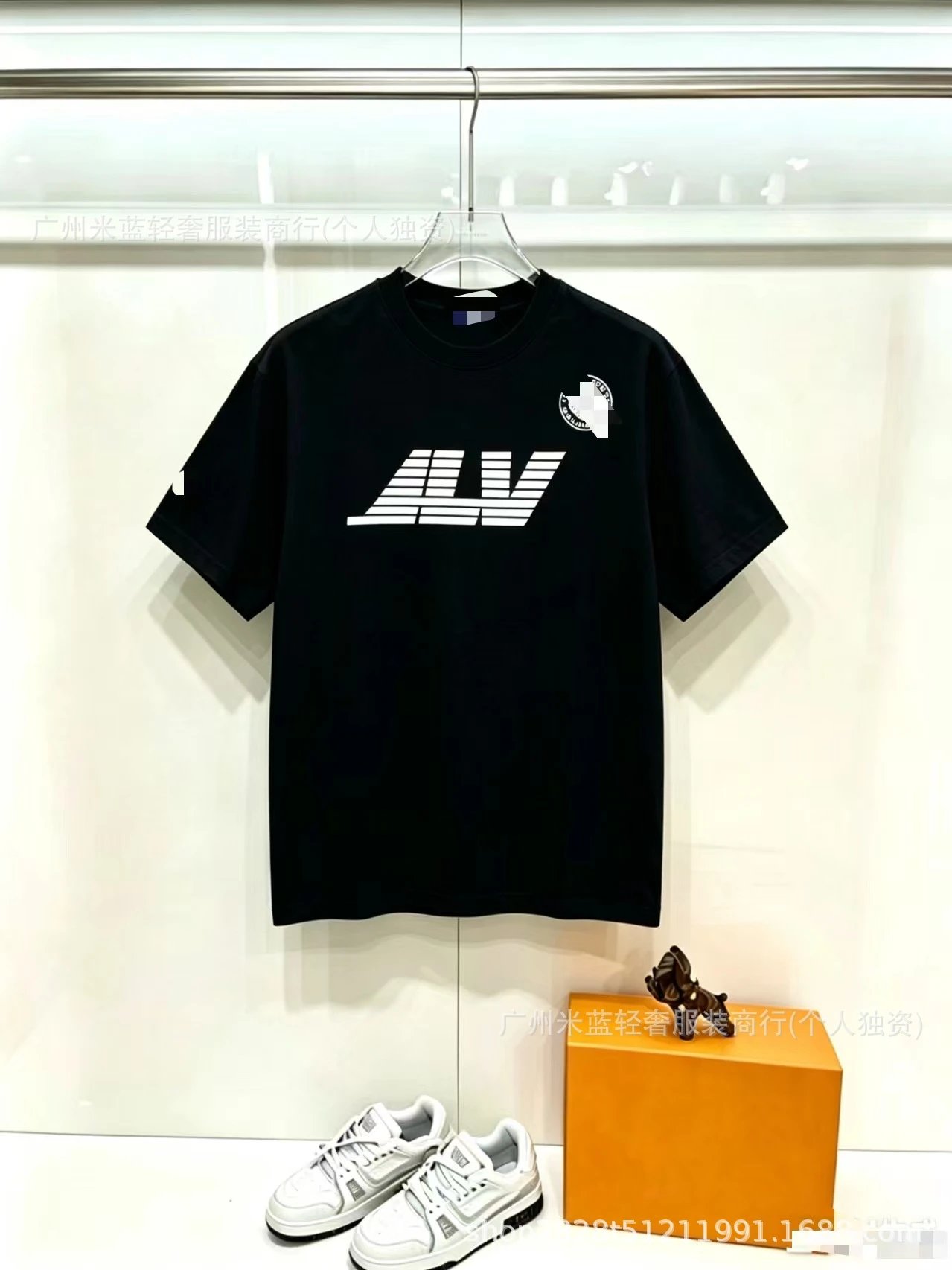 Design LV-Style Graphic Print Black T-Shirt - 1
