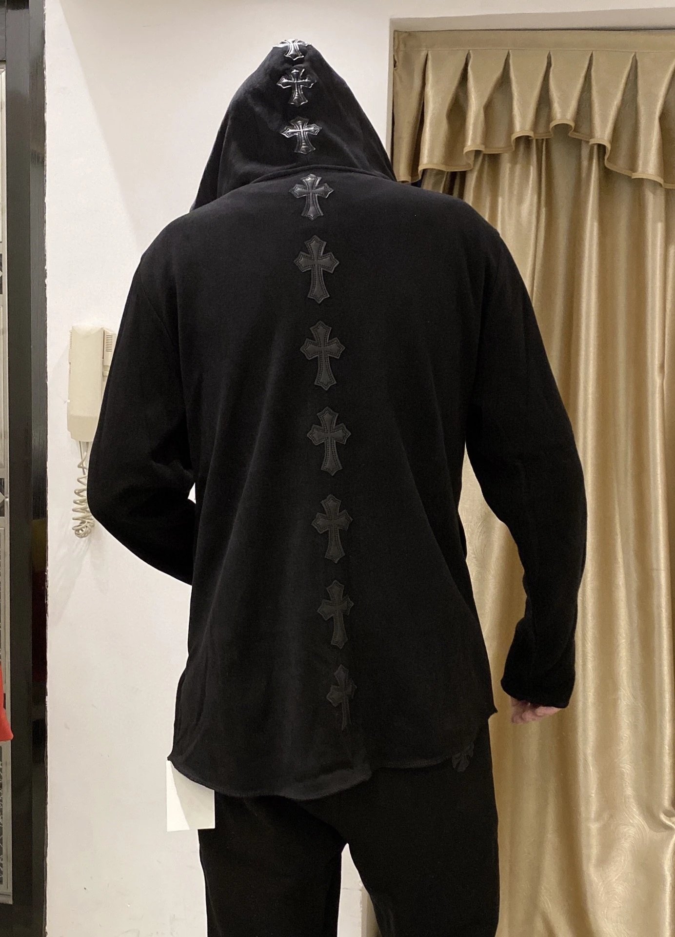 Design Embossed Cross Sweater Green - 22