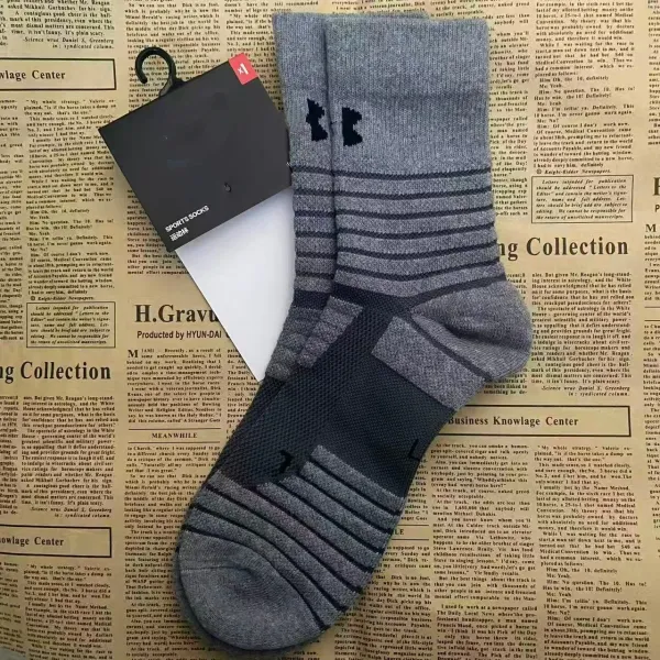 Design Hyun-Da Sports Socks White with Black Logo Socks - 5