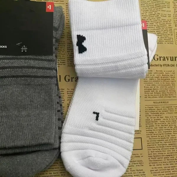 Design Hyun-Da Sports Socks White with Black Logo Socks - 3