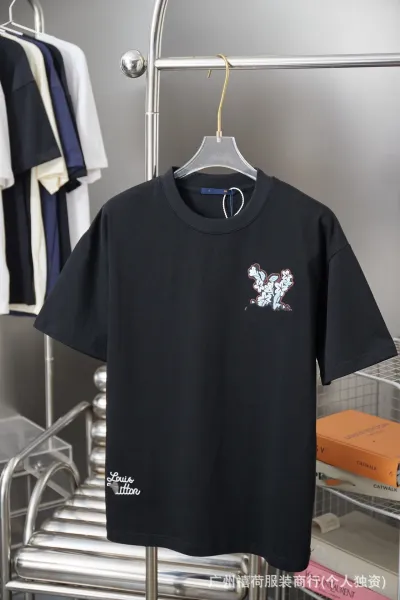 Louis Vuitton Floral Embroidery Black T-Shirt - 1