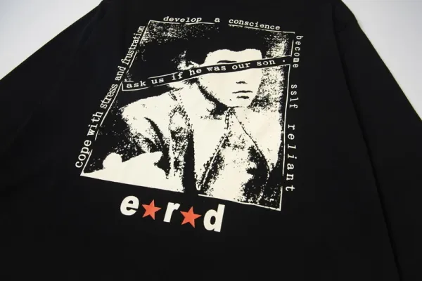 Design e.r.d Proper Homemaking Long Sleeve T-Shirt Black T-Shirts - 23