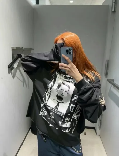 Design e.r.d Proper Homemaking Long Sleeve T-Shirt Black T-Shirts - 30