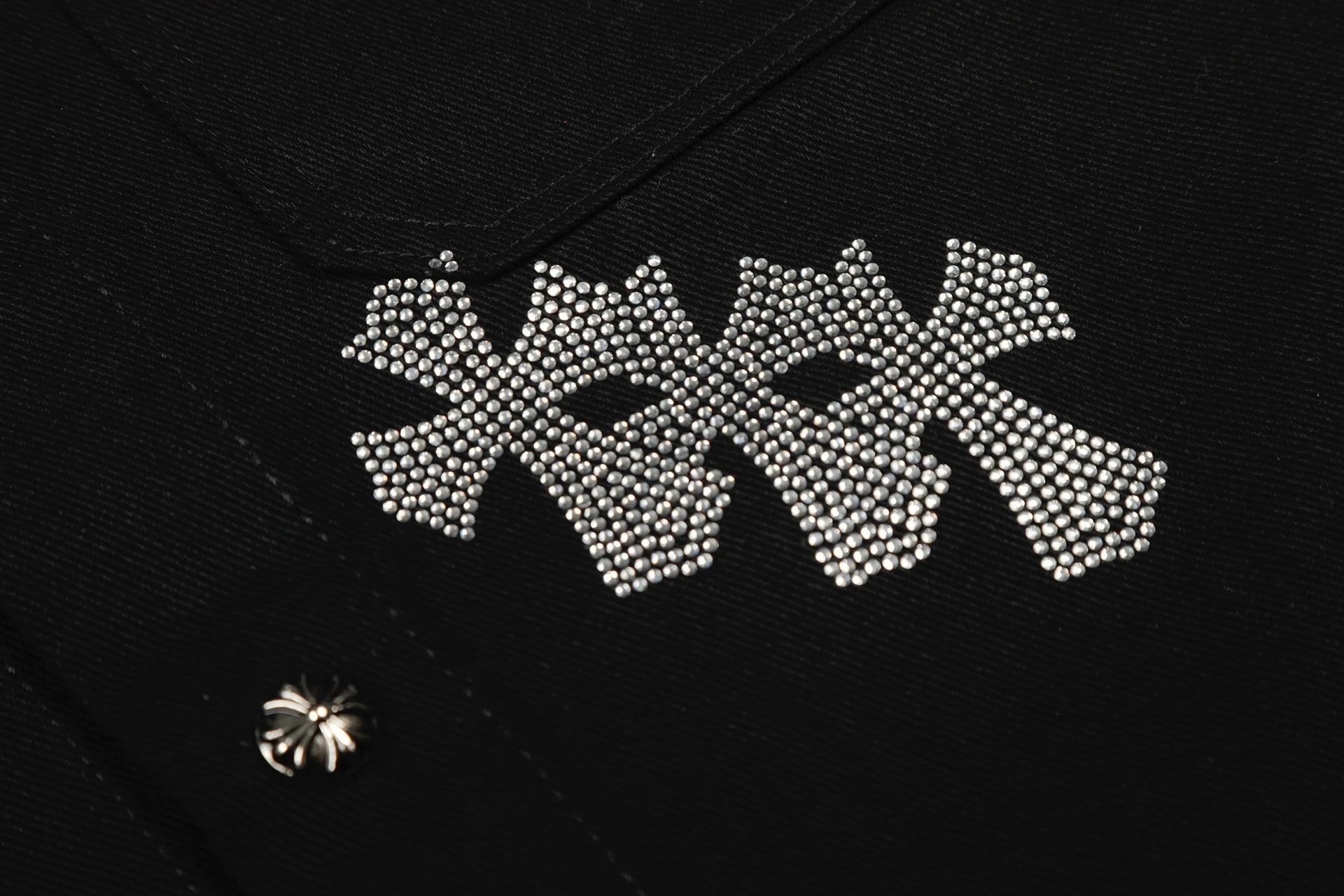 Design Embossed Cross Sweater Green - 48