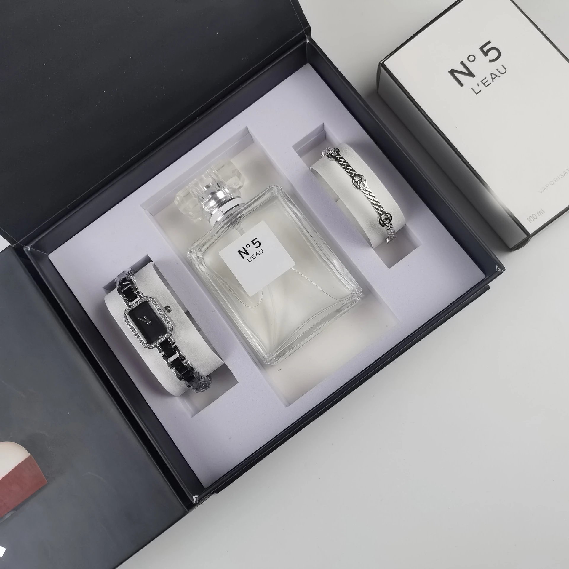 Chanel N°5 L'Eau Perfume Set with Silver-Tone Watch and Bracelet - 4