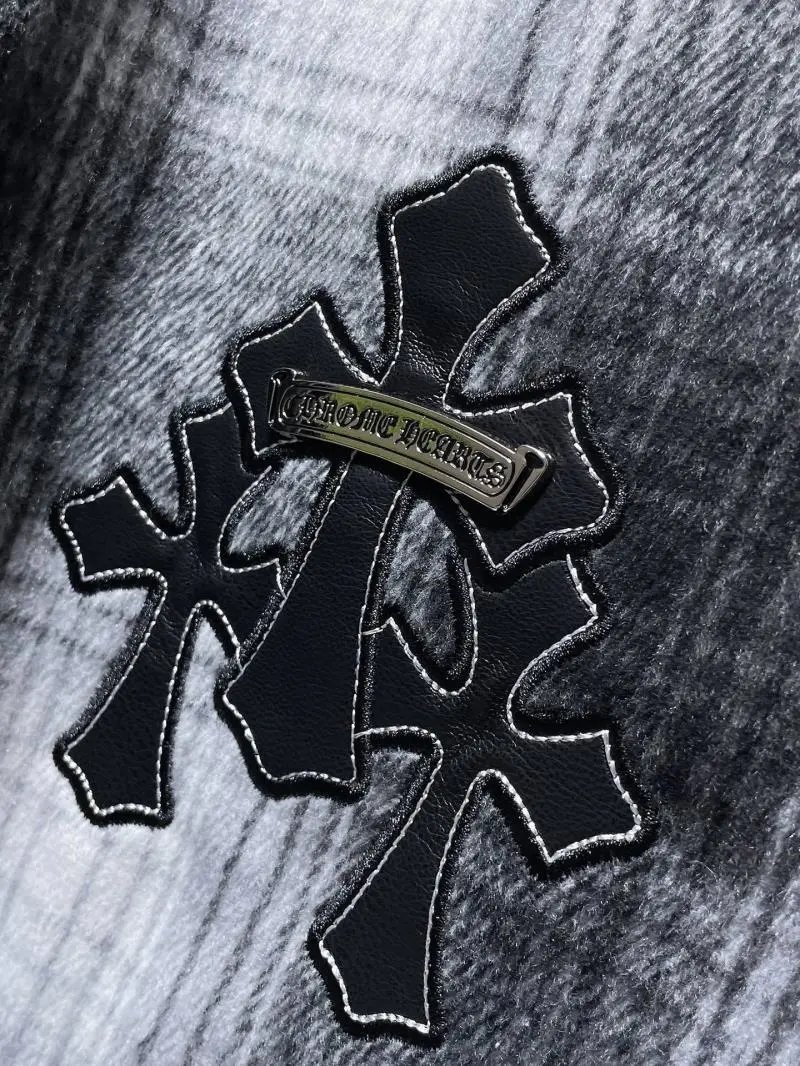 Design Embossed Cross Sweater Green - 25
