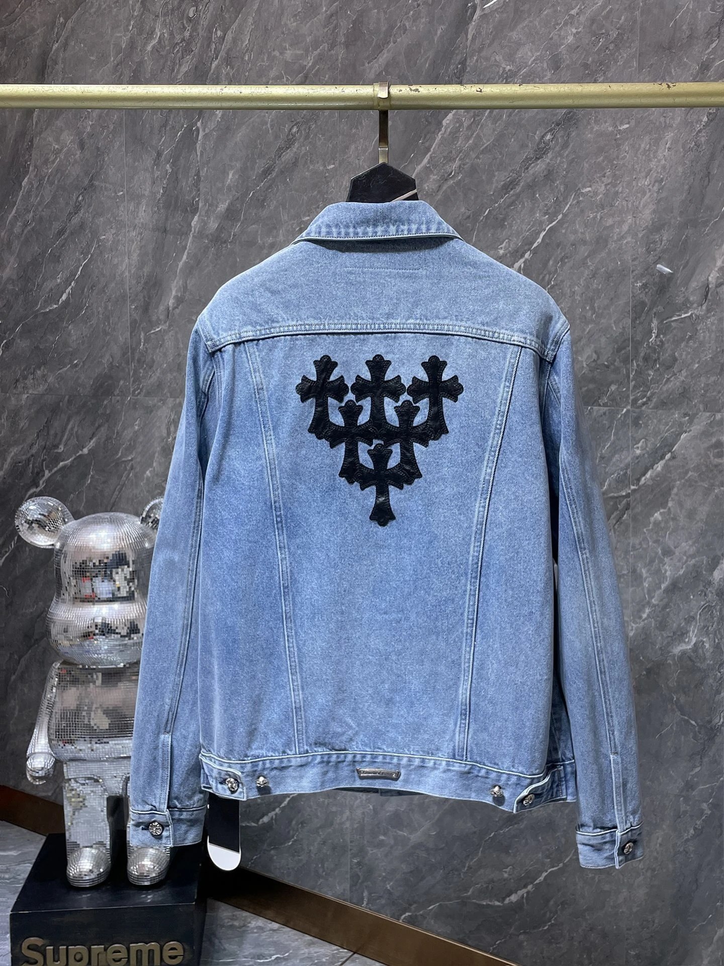 Design Embossed Cross Sweater Green - 33