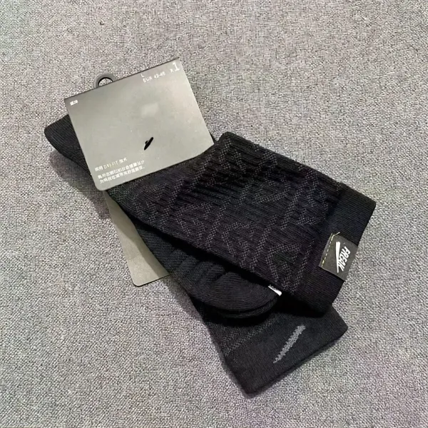 Nike Elite Crew Socks Black / White - 2